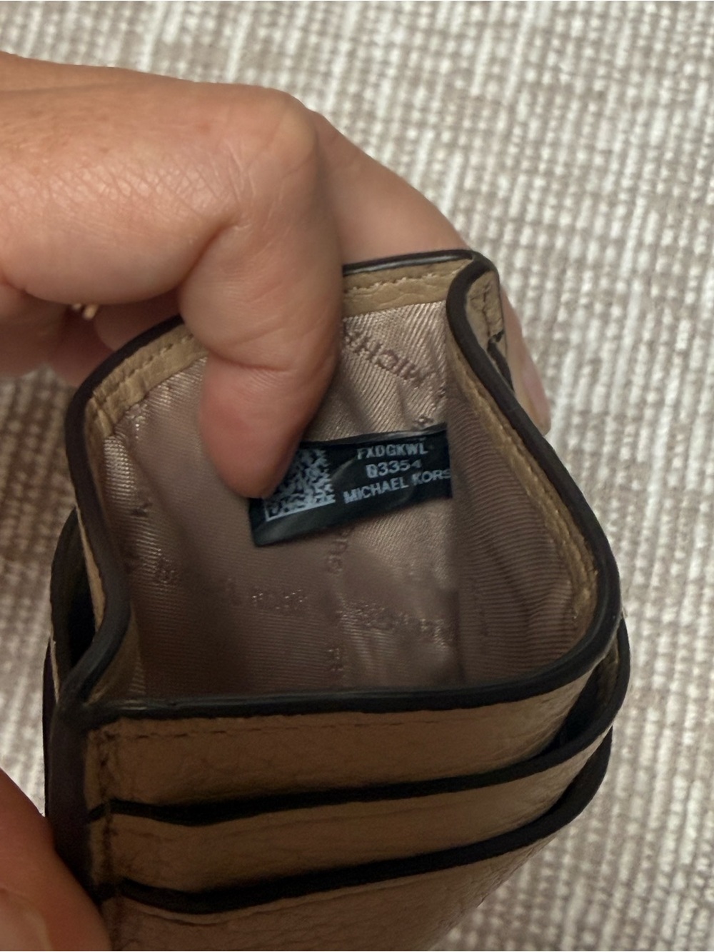 Michael Kors Lg Reed Card Holder - Picture 3 of 8